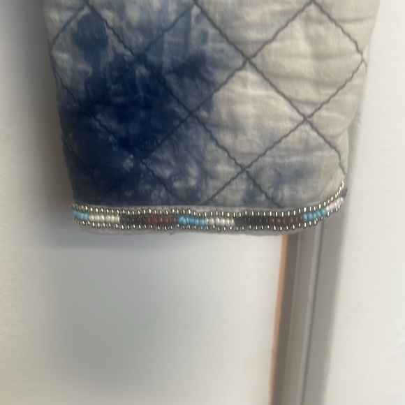Maison Scotch tie dyed beaded quilted jacket
Open jacket
Great craftsmanship - Picture 4 of 8